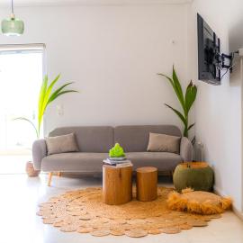 Spacious Bright Studio With Free Private Parking