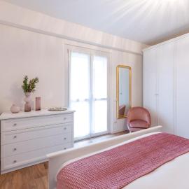 residence Lora, flowers Suite 5,free private parking: Como'da bir otel