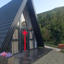 Golden Spa A-Frame 2