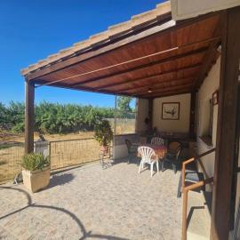 Casa Rural Oliver - Bardenas, hotell i Valtierra