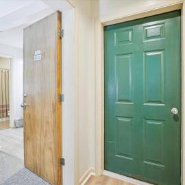 107 Cedarbrook Queen Studio