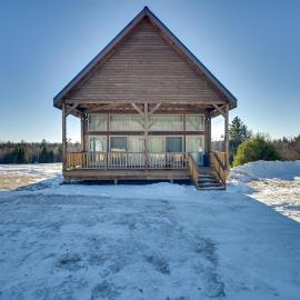 Winter Cabin w/ Views at the Base of Mt Abraham, hotel em Kingfield