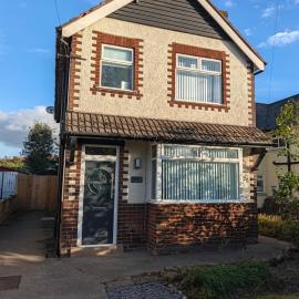 Chester Road- 3 Bedroom Detached Home with parking