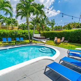 Spacious Miami Getaway, Pool, and Sleeps 12
