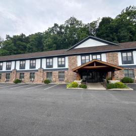 Alpine Lodge, hotel di Vernon Township