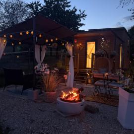 Tiny House Beija-Flor, hotel i Challex