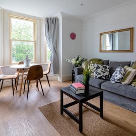 Modern 1-Bed Apartment / Free Parking / Melton, hotel din Melton Mowbray
