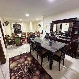 Spacious Garden-View Apartment in Obour City, hotel di Obour
