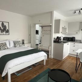 Stylish Studio / sleeps 4 / Near loughborough