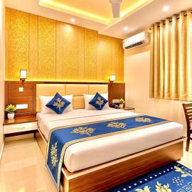 Hotel Boston Rooms - 2 min Taj mahal #Free Parking #5g Internet #Pick Up and Drop Available from Station