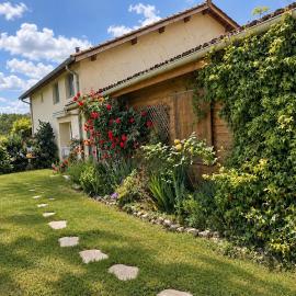 Studio Jardin et Parking Pérouges
