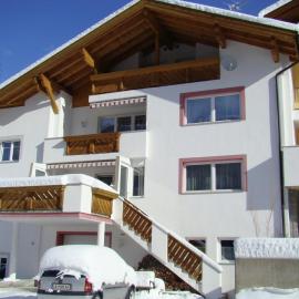 Apartment in Strengen near Ski Slopes โรงแรมในStrengen