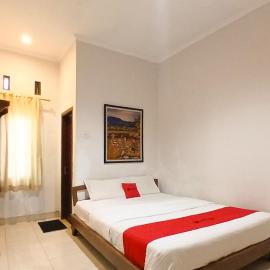 RedDoorz near Taman Merapi Yogyakarta, hotel di Kaliurang