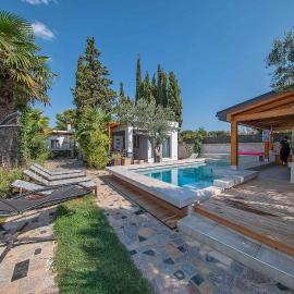 Studio with Pool in Peroj-Fazana (Region) 44272, hotel v destinácii Peroj