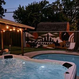 4BR Midtown Oasis Pool Hot Tub Putting Green