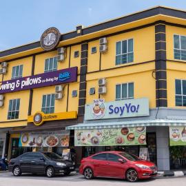 Swing & Pillows - Golden Roof Hotel Falim, Ipoh