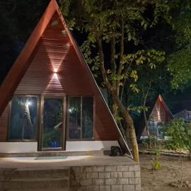Manas nature hut, hotel di Jyoti Gaon