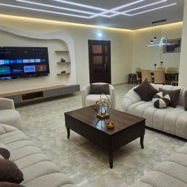 Spacious NEW Modern furnished 180m flat with Garden