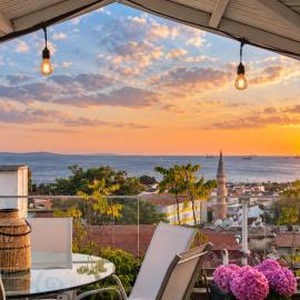3BR Gem W Sea View Terrace in Historic Peninsula