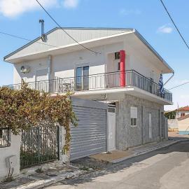 Vasilis Guesthouse by the Airport, viešbutis mieste Mikrománi