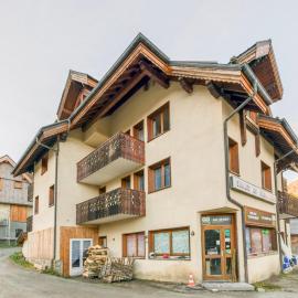 Chalet de l'Ardoisière، فندق في Saint-Colomban-des-Villards