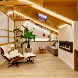 Oak and White Architects Loft Marina View