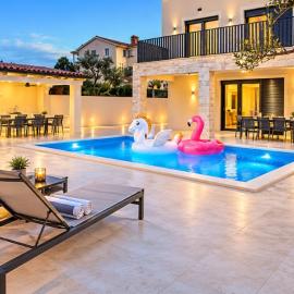 Villa Salvore - new luxury house, heated pool, near beaches, playroom - Istria