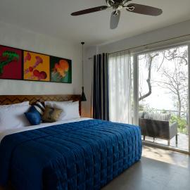 Cintacor Island Resort, hotel di Kārwār