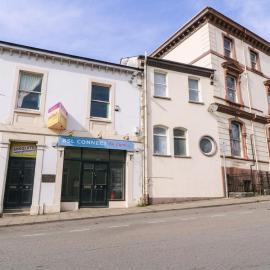 6 Caxton Place
