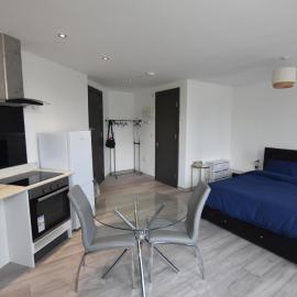 Modern Studio Apartment with En-Suite