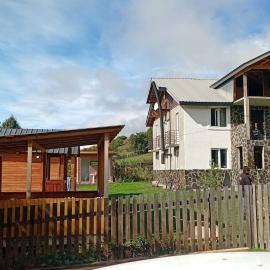 Gugas cottage and guest house in Lakhiri โรงแรมในLakhiri