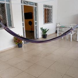 Casa com 3 quartos e terraço amplo