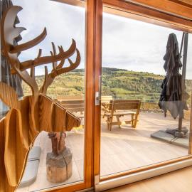 Le cerf N, bain nordique, vue montagne, 8p