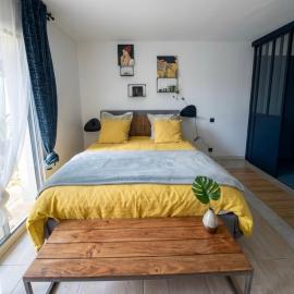 COSY ROOM PRIVATE BATH AND GARDEN
