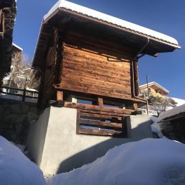 Superb old attic with character, hotel en Mase