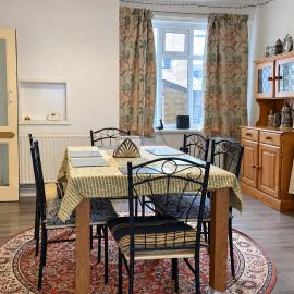 Renovated 4-Bed Home Sleeps 9 with Parking & Spa