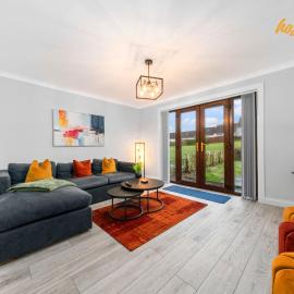 Cosy 2-Bed House I Easy Edinburgh Access I Sleeps 4