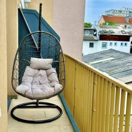 Stylish Apartment with Balcony near Vienna