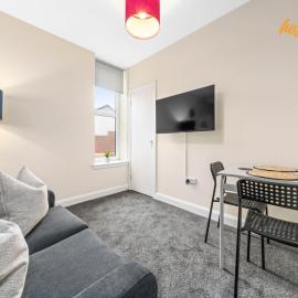 1 Bed Flat With Parking Sleeps 2 in Fife