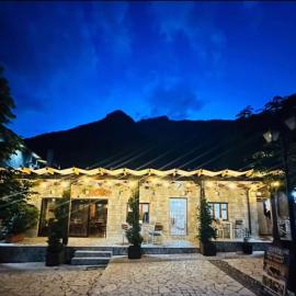 - Cemi Rooms - River View & Traditional Restaurant, hotel din Tamarë