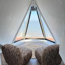 Lovely 2 bedroom modern loft apartment sea view