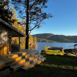 Charming waterside cottage by Lake in Seljord: Seljord şehrinde bir otel