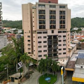 Hotel Minas Tower Leopoldina by Castelo Itaipava, hotelli kohteessa Leopoldina