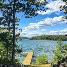 Waterfront Leech Lake Cabin w/ Boat Dock + Lift, hotel Walkerben