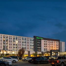 Holiday Inn Laval Montreal by IHG, hotel v destinaci Laval