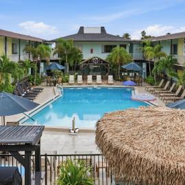 Island House Resort Hotel