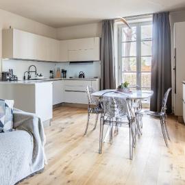 L'Essenziale Fronte Mura, Luxury stay in Lucca city center with private parking، فندق في لوكّا