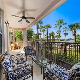 Gorgeous 1st-Floor, End Unit Condo w LAKEVIEW