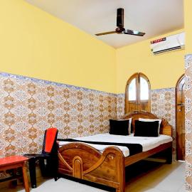 SPOT ON Hotel Swapno Nir