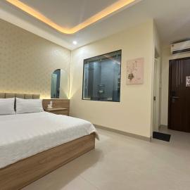 Hân House's Hotel & Apartment - Best View Airport & Droptop Cafe BBQ, Hotel in Ấp Bình Sơn